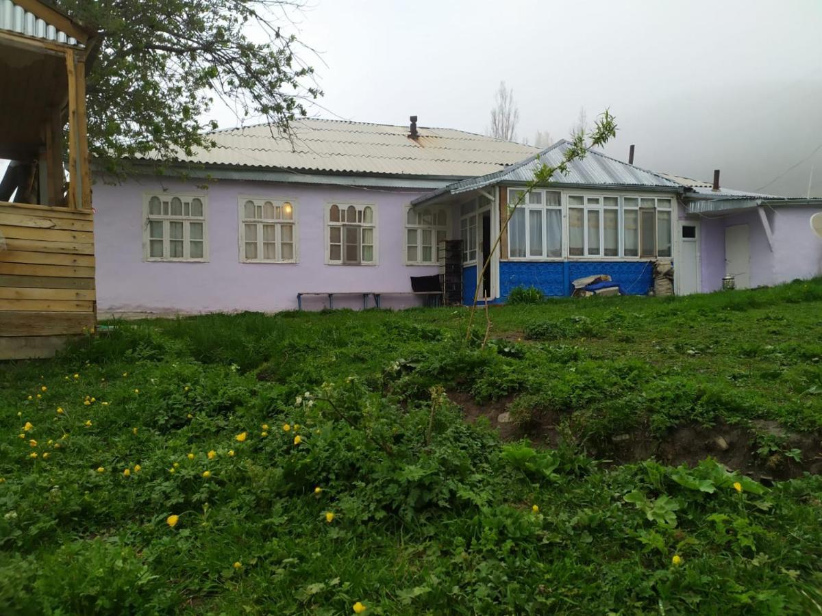 Xinaliq Khinalig Izzet'S Riverside Home Stay Extérieur photo