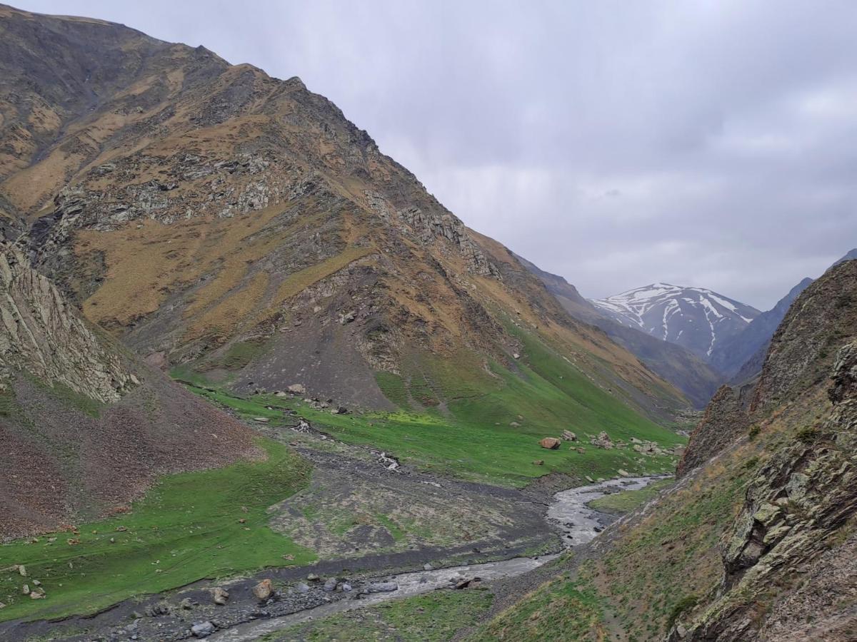 Xinaliq Khinalig Izzet'S Riverside Home Stay Extérieur photo