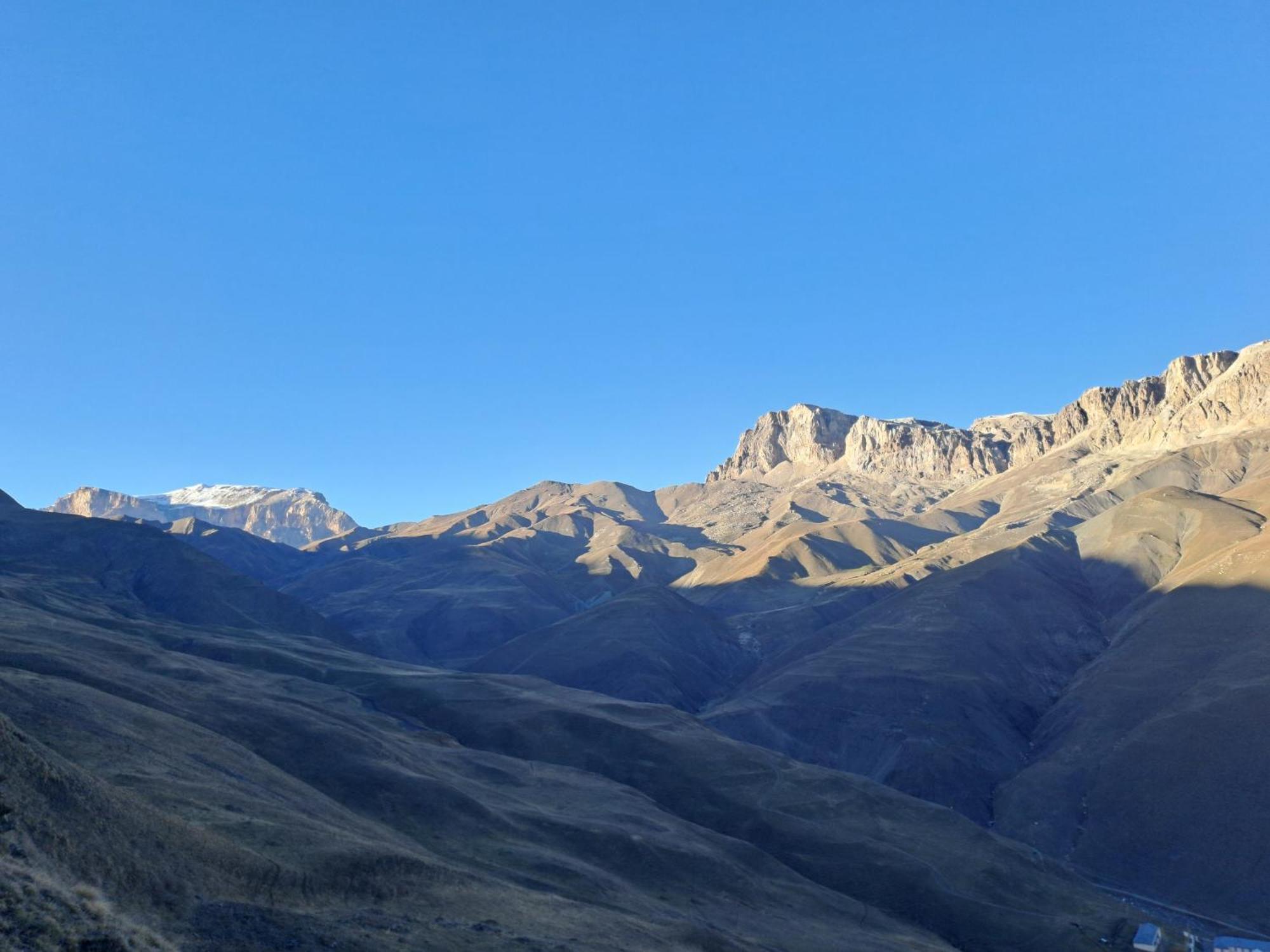 Xinaliq Khinalig Izzet'S Riverside Home Stay Extérieur photo