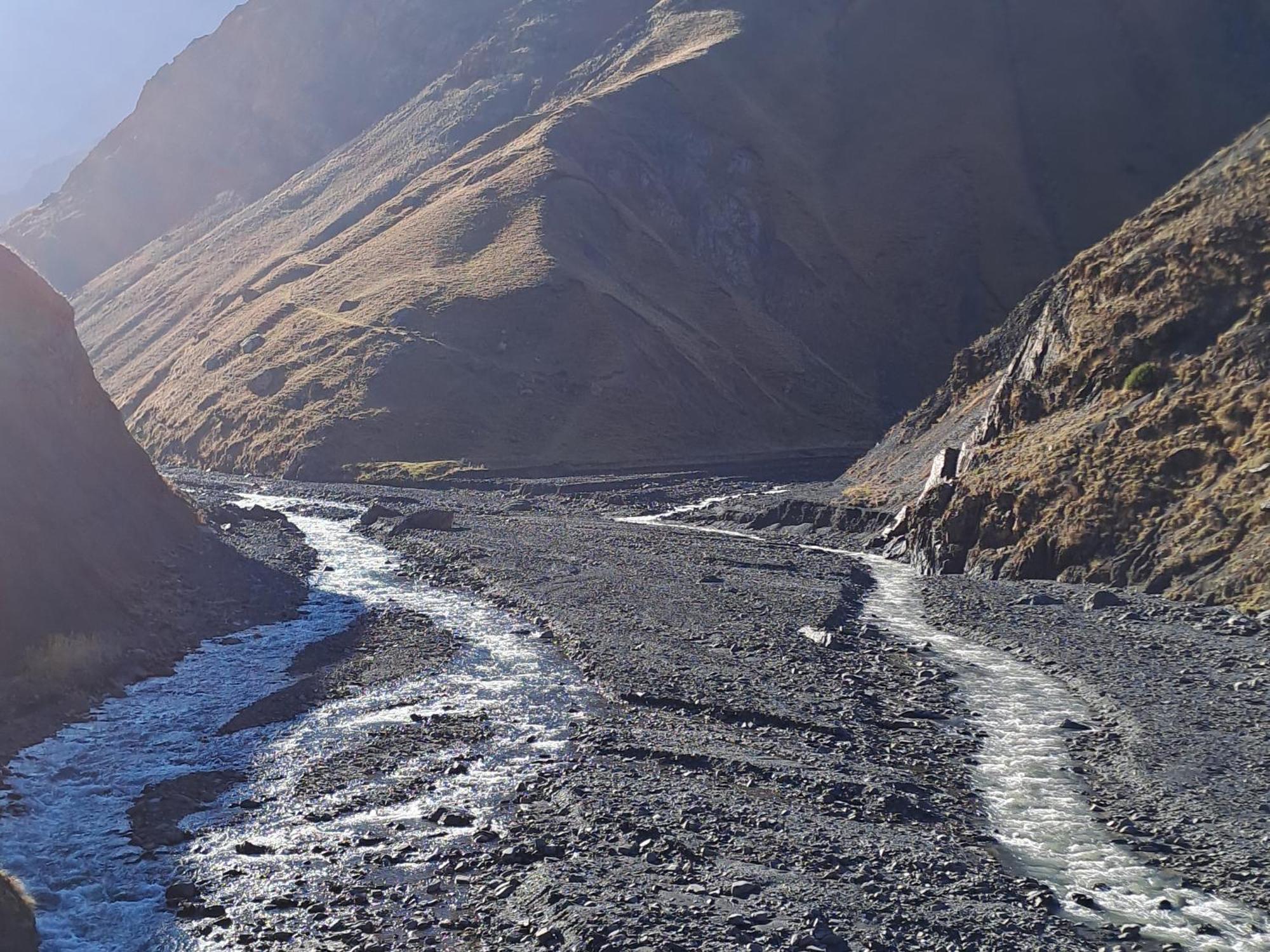 Xinaliq Khinalig Izzet'S Riverside Home Stay Extérieur photo